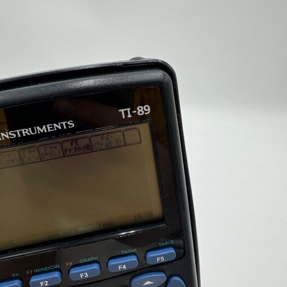 Texas Instruments TI-89 Graphing Calculator working condition - Picture 8 of 11